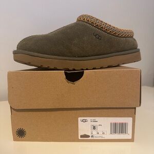 UGG: Tasman